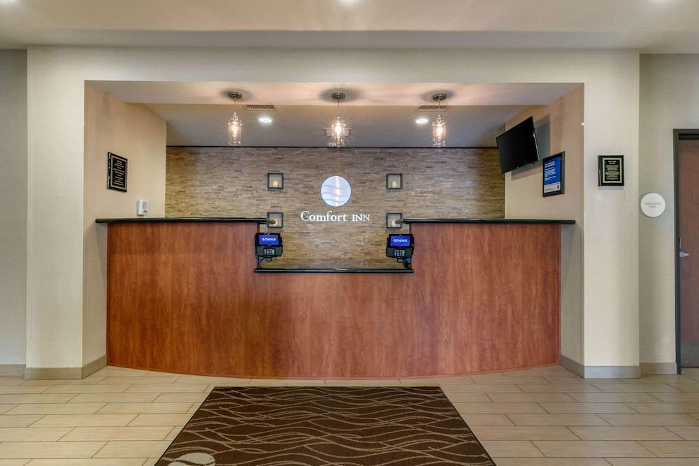 Comfort Inn & Suites Marion I-57 Exterior photo
