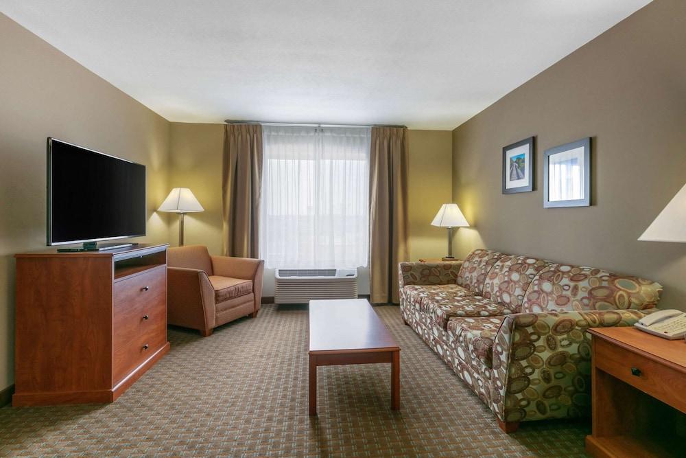 Comfort Inn & Suites Marion I-57 Exterior photo