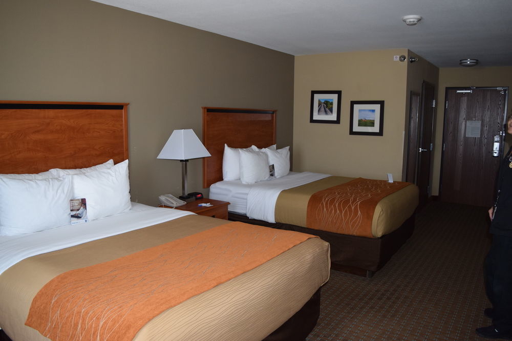 Comfort Inn & Suites Marion I-57 Exterior photo