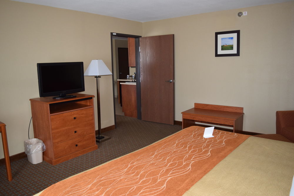 Comfort Inn & Suites Marion I-57 Exterior photo